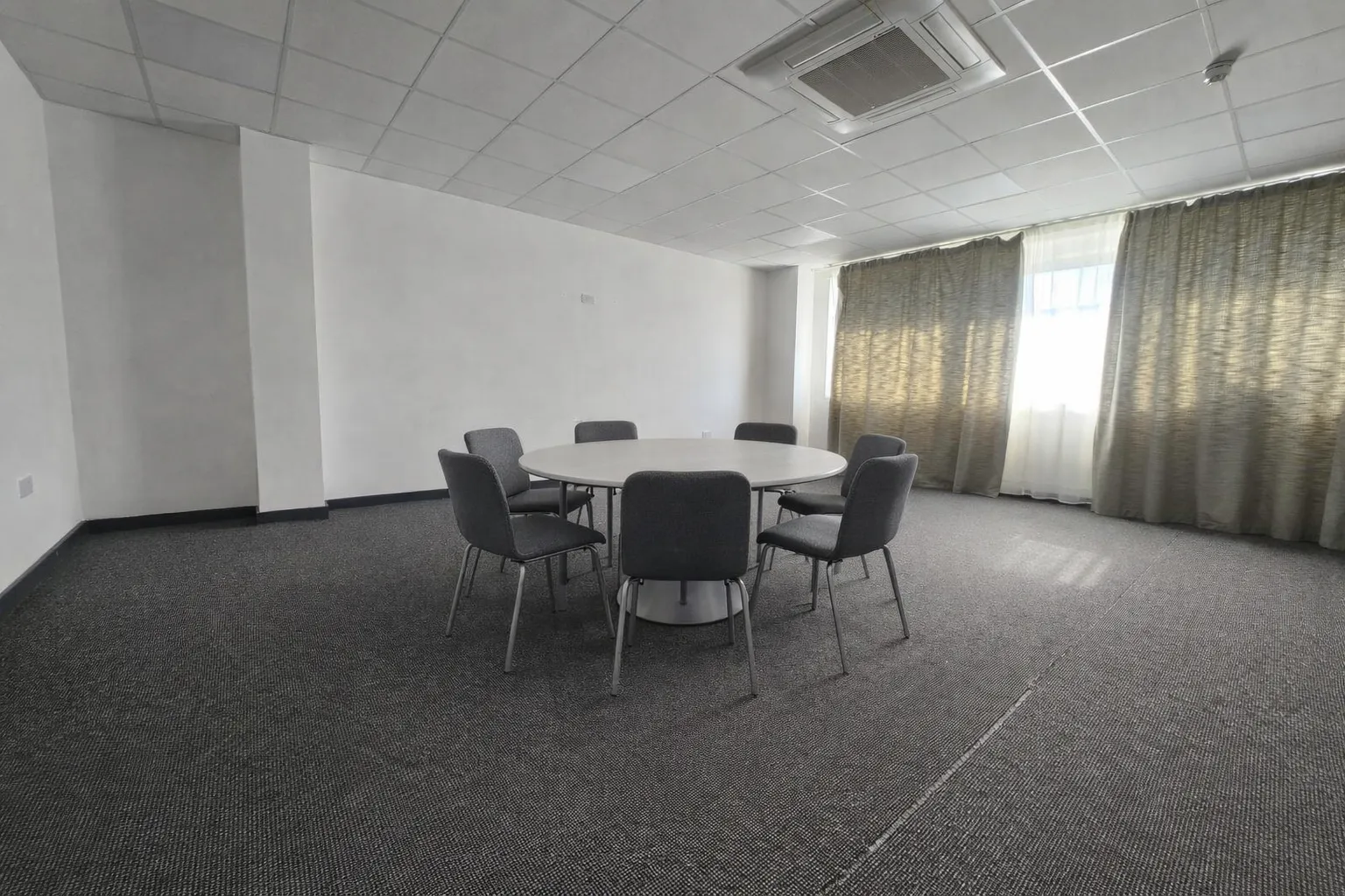 Gascoigne, round-table meeting